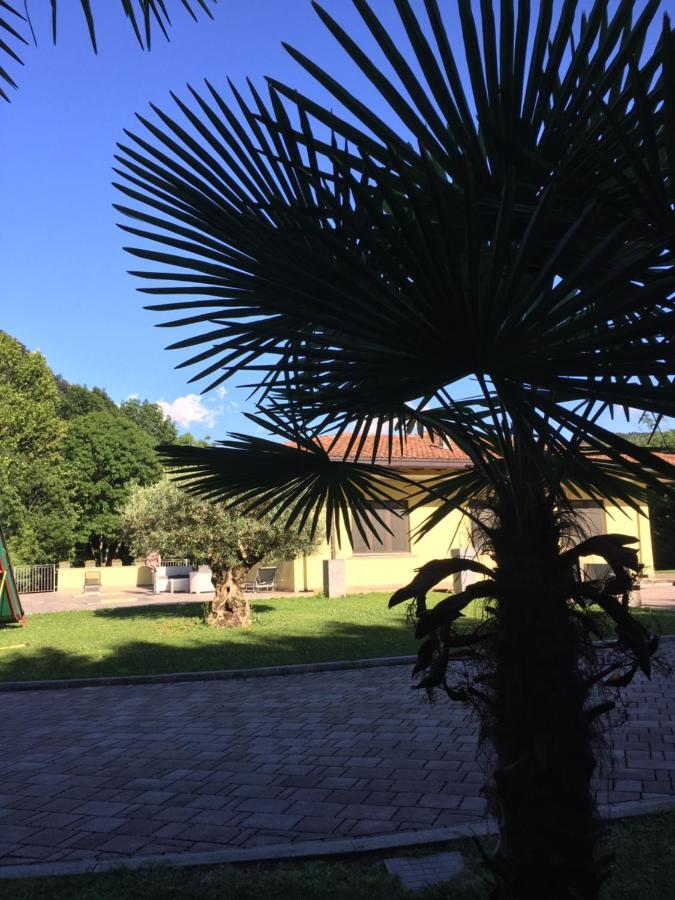 Villa Althea Ronago Exterior foto